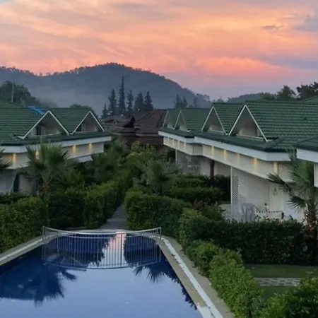 With Pool, Sun And Nature * كمر